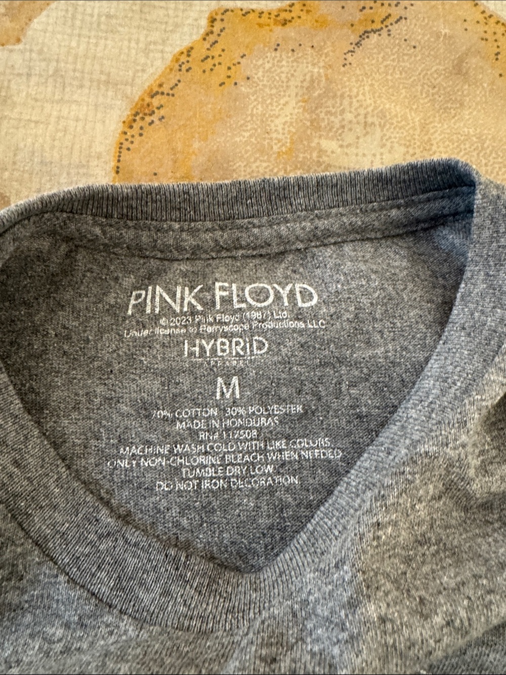 Pink Floyd Gray Graphic Tee - Size Medium - Picture 5 of 5